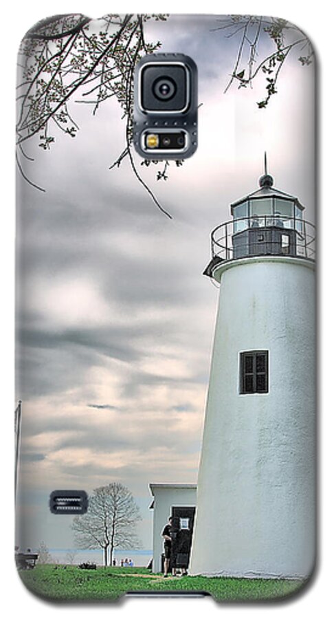 Lighthouse Galaxy S5 Case featuring the photograph Turkey Point Lighthouse by Mark Fuller