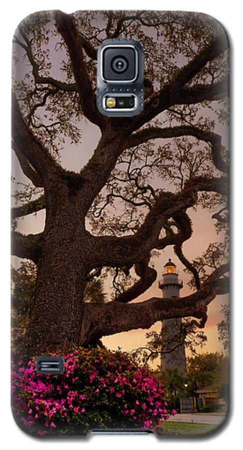 Architecture Galaxy S5 Case featuring the photograph Twilight at St. Simons Lighthouse by Chris Bordeleau