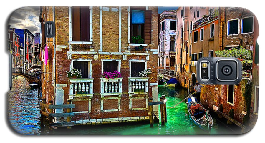 Venice Galaxy S5 Case featuring the photograph Twin Canals by Harry Spitz
