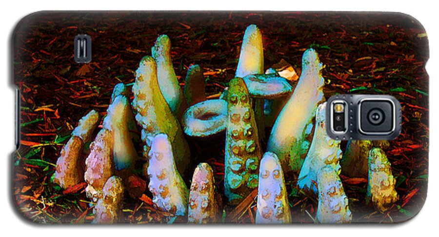 Susan Vineyard Galaxy S5 Case featuring the photograph Unexpected Tenacles by Susan Vineyard