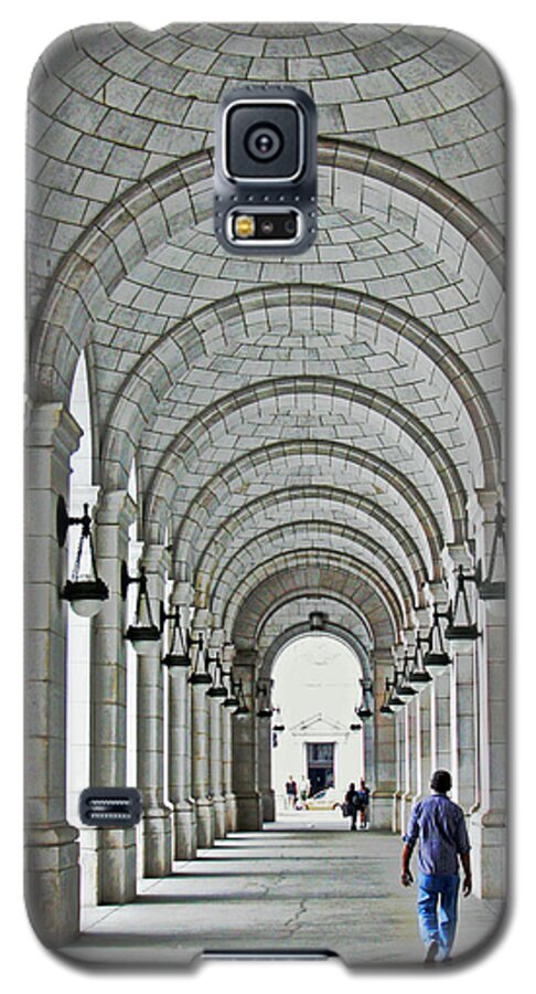 Union Station Galaxy S5 Case featuring the photograph Union Station Exterior Archway by Suzanne Stout