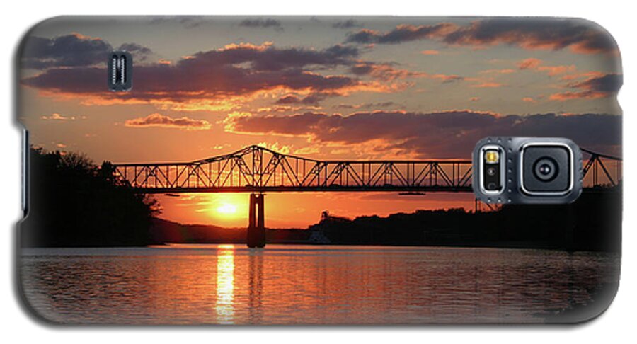 Sunset Galaxy S5 Case featuring the photograph Utica Bridge at Sunset by Paula Guttilla