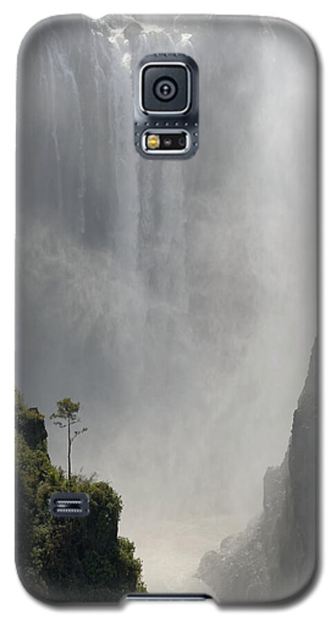 Victoria Falls Galaxy S5 Case featuring the photograph Victoria Falls No. 2 by Joe Bonita