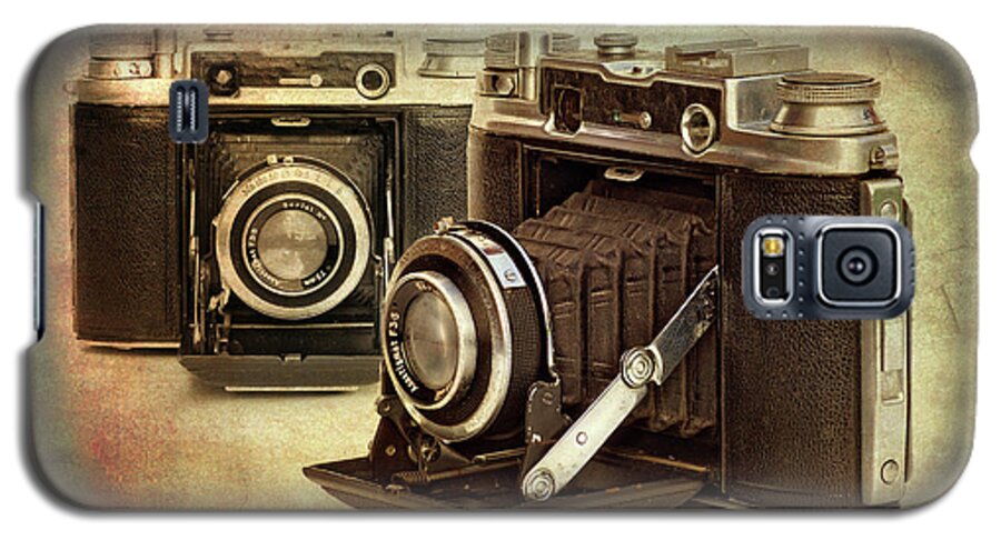 1945 Galaxy S5 Case featuring the photograph Vintage Cameras by Meirion Matthias