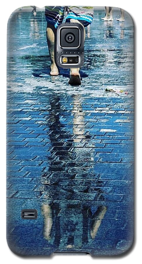 Man Galaxy S5 Case featuring the photograph Walking on the water by Nerea Berdonces Albareda