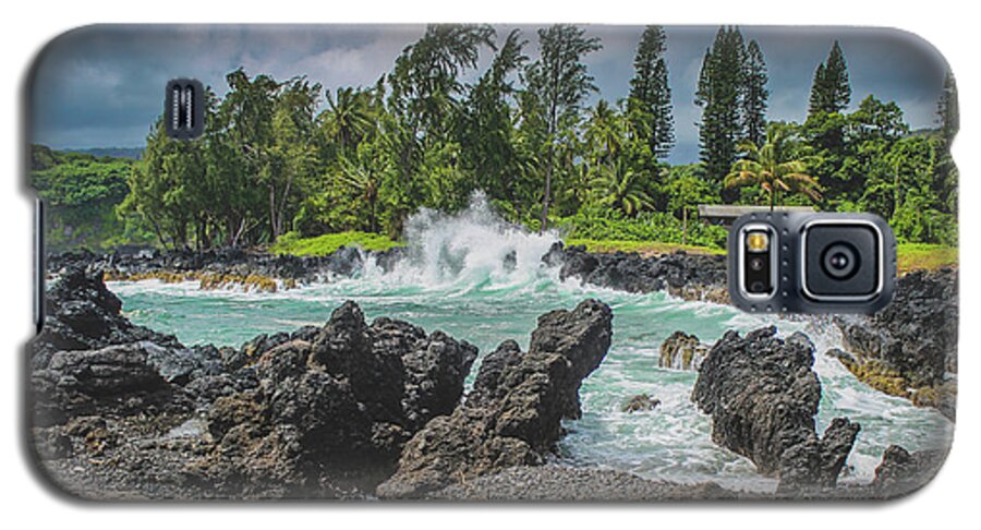 Aloha Galaxy S5 Case featuring the photograph Waves Crashing Kawee Point by Andy Konieczny