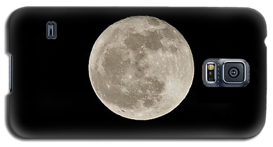 Old Moon Galaxy S5 Case featuring the photograph Wolf Moon by Lara Ellis