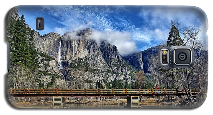 Yosemite Galaxy S5 Case featuring the photograph Yosemite Falls - Swinging Bridge by Alex Morales
