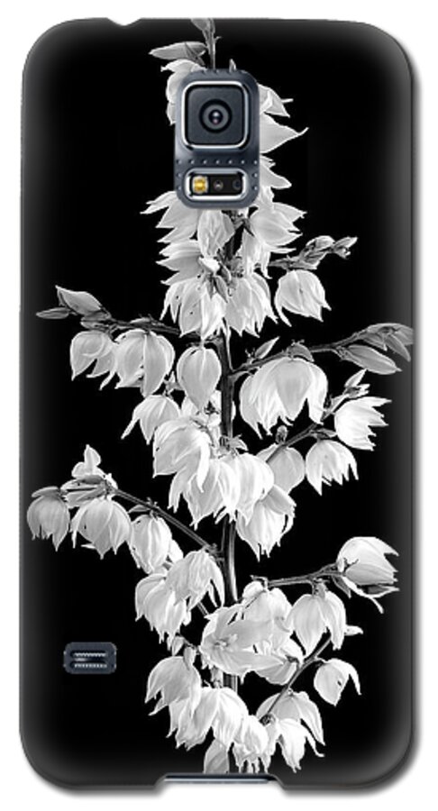 Yucca Plant Galaxy S5 Case featuring the photograph Yucca Plant Flowers by Frederic A Reinecke