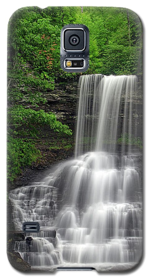 Water Galaxy S5 Case featuring the photograph Summer Cascades #1 by Alan Raasch