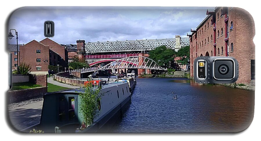 Manchester Galaxy S5 Case featuring the photograph 13/09/18 MANCHESTER. Castlefields. The Bridgewater Canal. by Lachlan Main