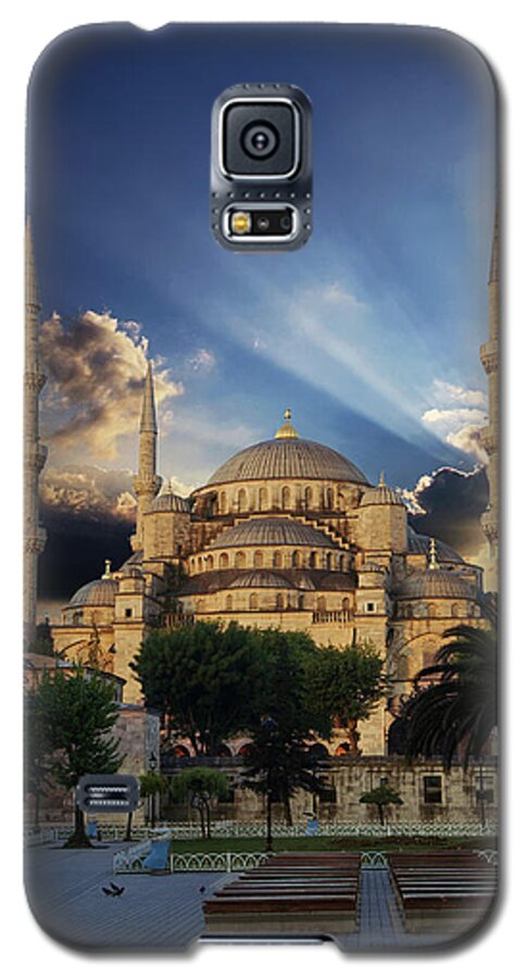 Early Galaxy S5 Case featuring the photograph Early morning light on Sultan Ahmet Camii #2 by Steve Estvanik