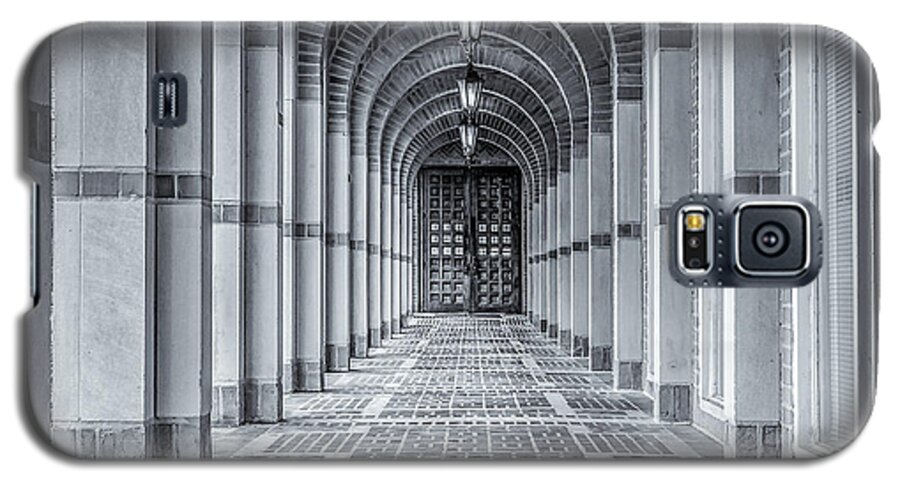 Arch Galaxy S5 Case featuring the photograph Arched Walkway by James Woody