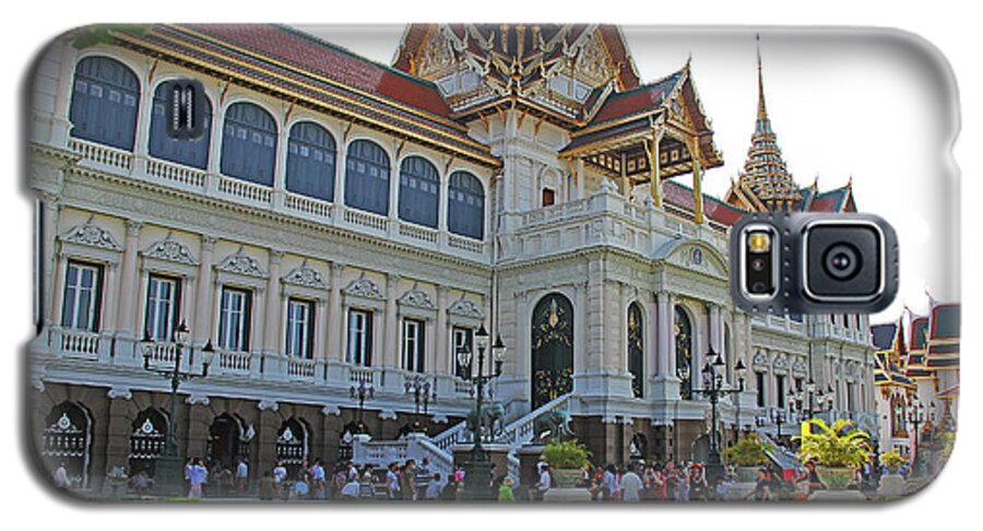 Grand Palace Galaxy S5 Case featuring the photograph Bangkok, Thailand - The Grand Palace by Richard Krebs