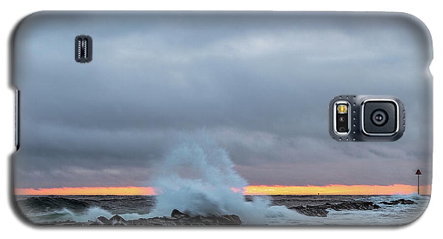 New Hampshire Galaxy S5 Case featuring the photograph Dramatic Beginnings. by Jeff Sinon
