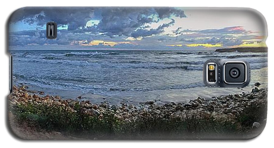 Cloud Galaxy S5 Case featuring the digital art Embracing the Sea by Dee Flouton