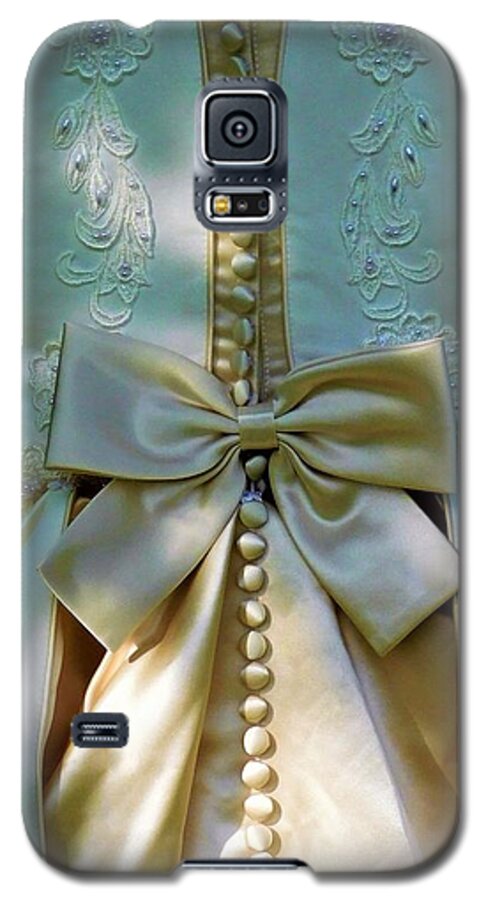 - Golden Bow Galaxy S5 Case featuring the photograph - Golden Bow - 3rd place Fine art america by THERESA Nye