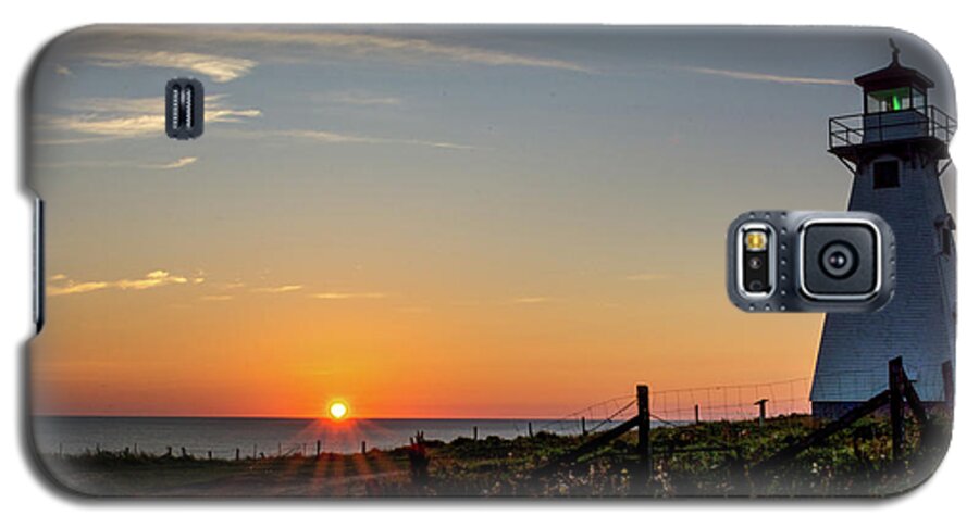 Cape Tryon Galaxy S5 Case featuring the photograph Gulf of St. Lawrence Sunrise by Douglas Wielfaert