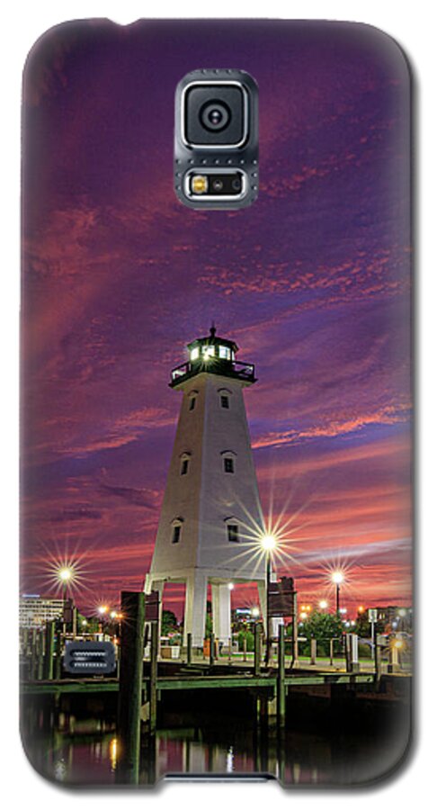 Lighthouse Galaxy S5 Case featuring the photograph Gulfport Lighthouse by JASawyer Imaging