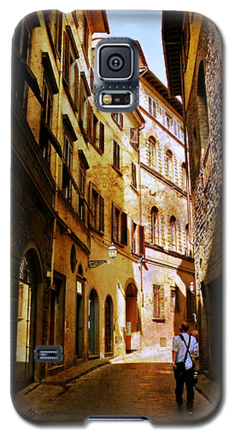 Florence Is A Lovely City Saturated In History And Beauty. The Minute We Veered Off The Main Byways And Into The Back Streets And Alley Ways Galaxy S5 Case featuring the photograph Il Turista by Micki Findlay