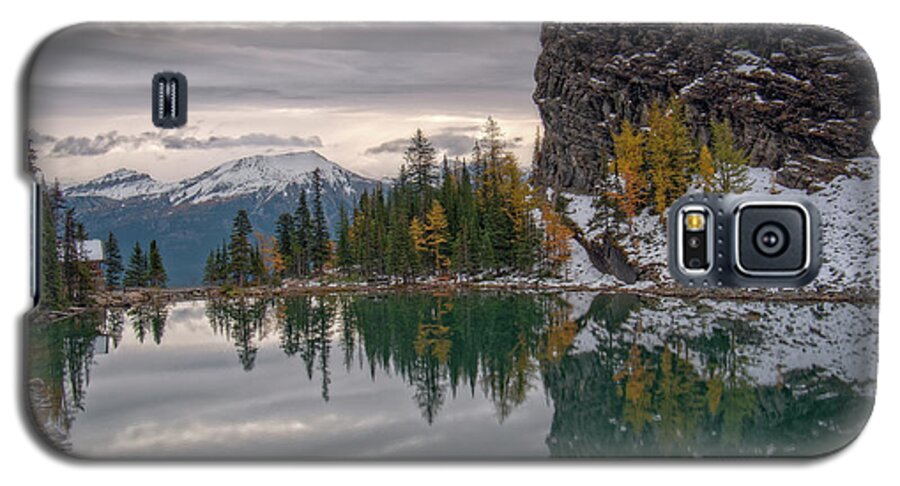 Canada Galaxy S5 Case featuring the photograph Lake Agnes Teahouse by Catherine Reading