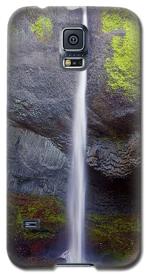 Latourell Galaxy S5 Case featuring the photograph Latourell Falls by Todd Kreuter