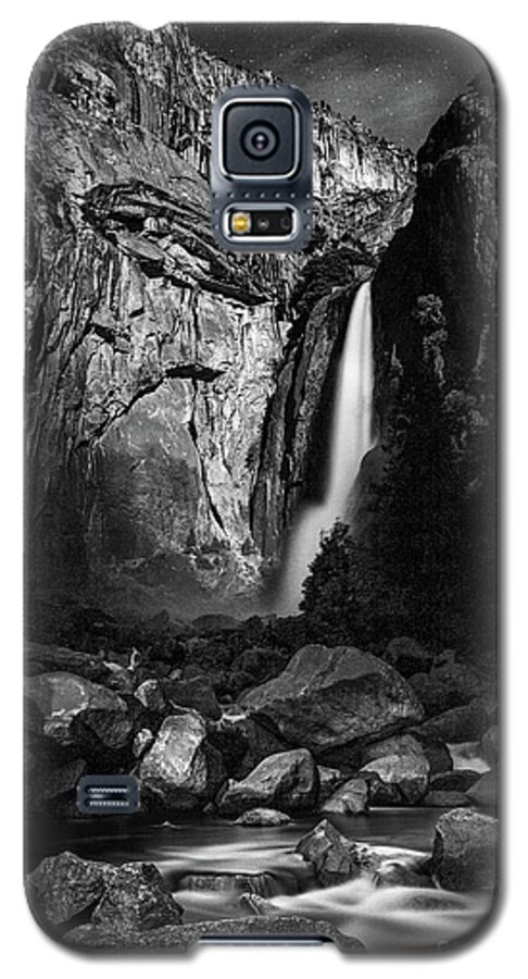 Yosemite Galaxy S5 Case featuring the photograph Lunar Glow by Anthony Michael Bonafede