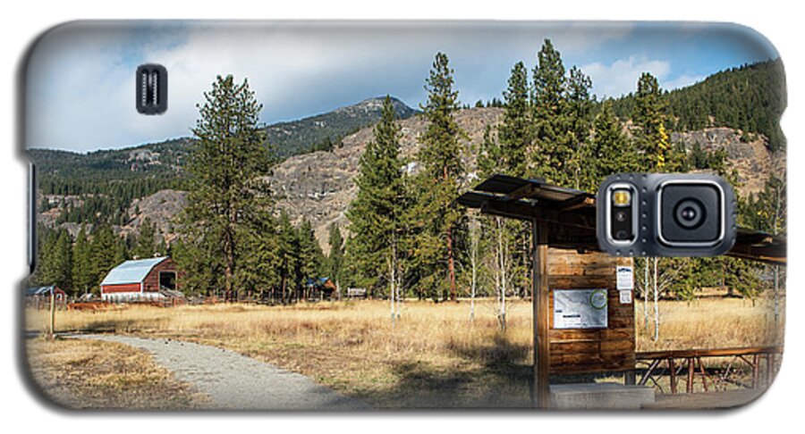 Mazama Barn Trail And Bench Galaxy S5 Case featuring the photograph Mazama Barn Trail and Bench by Tom Cochran