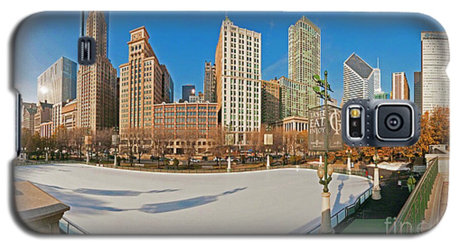 Mccormick Tribune Galaxy S5 Case featuring the photograph McCormick Tribune Plaza Ice Rink and skyline  by Tom Jelen