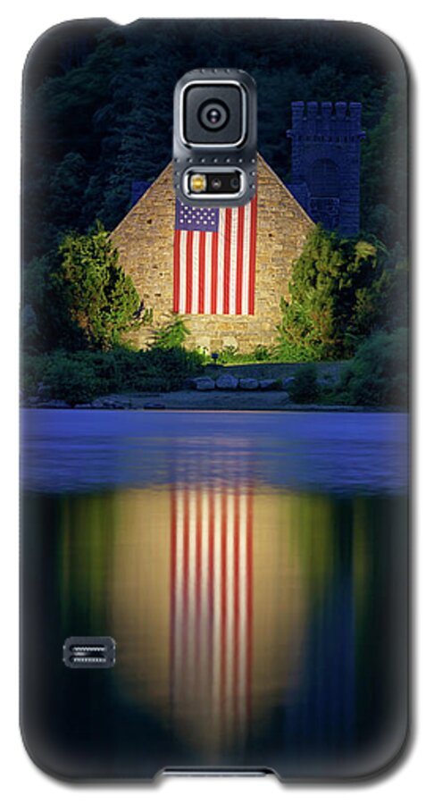 Old Stone Church Galaxy S5 Case featuring the photograph Nightfall at The Old Stone Church by Kristen Wilkinson