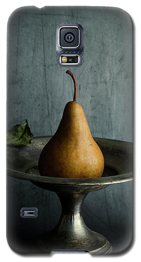 Pear Galaxy S5 Case featuring the photograph Ode to a Pear by Amy Weiss