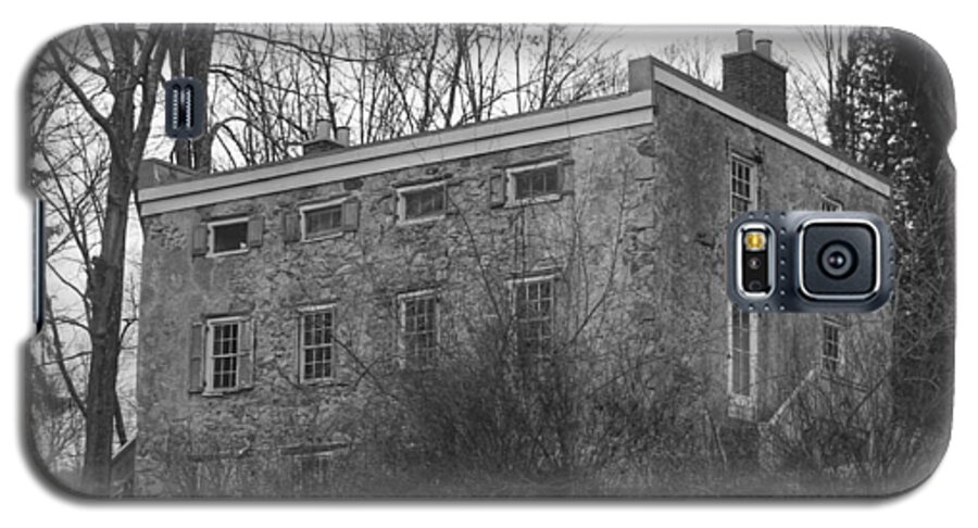 Waterloo Village Galaxy S5 Case featuring the photograph Old Stone House - Waterloo Village by Christopher Lotito