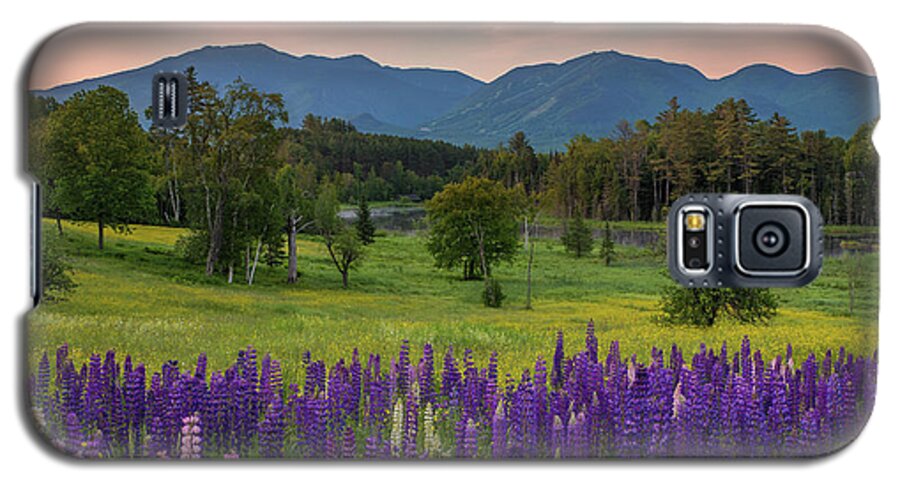 Pink Galaxy S5 Case featuring the photograph Pink Sky Sugar Hill Morning by White Mountain Images