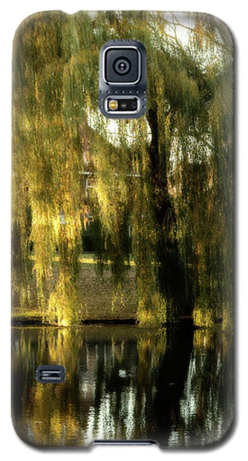 Color Galaxy S5 Case featuring the photograph Reflecting weeping willow tree by Patricia Hofmeester