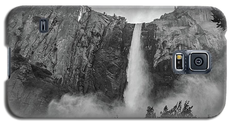 Yosemite Galaxy S5 Case featuring the photograph Shades of Bridalveil by Douglas Wielfaert