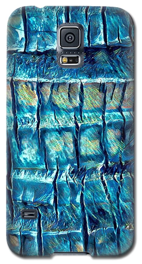  Galaxy S5 Case featuring the digital art Teal Palm Bark by Cindy Greenstein