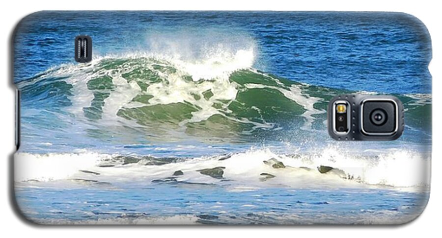 Sea Galaxy S5 Case featuring the photograph - Waves at Long Sands, York ME by THERESA Nye