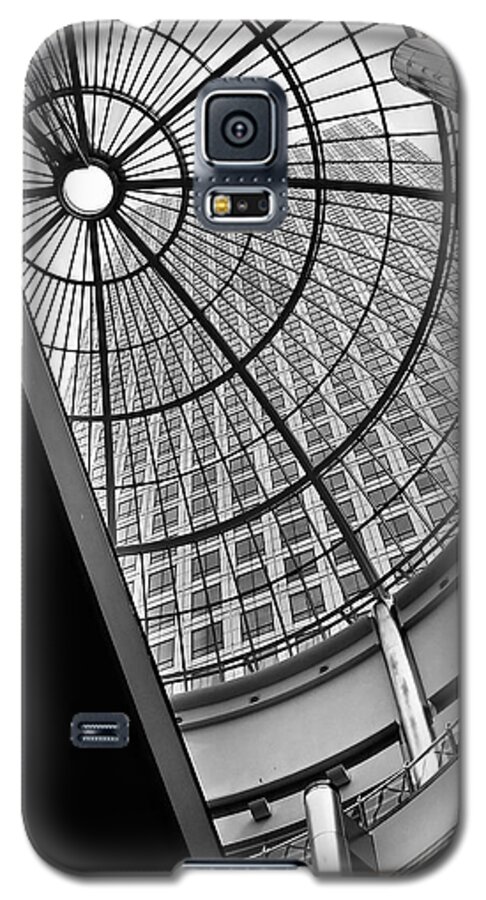 London Galaxy S5 Case featuring the photograph The Tower #1 by S J Bryant