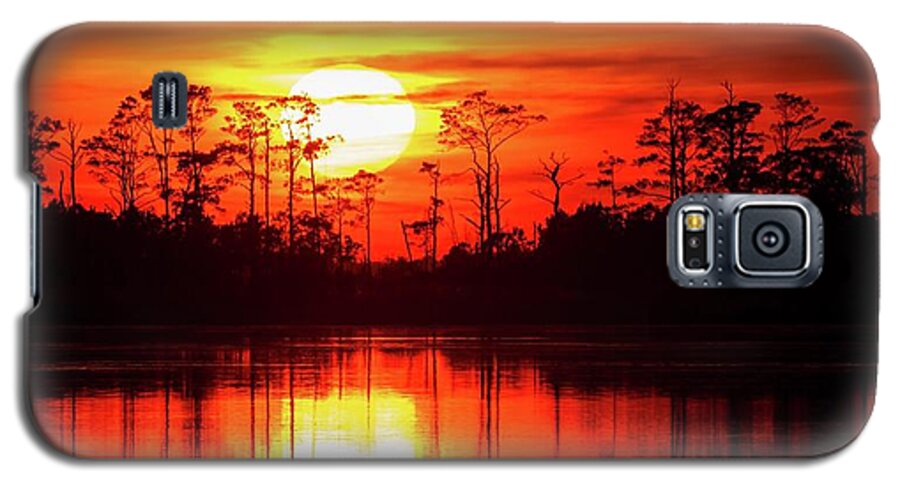 Sunset Galaxy S5 Case featuring the photograph Burning Sky by Liza Eckardt