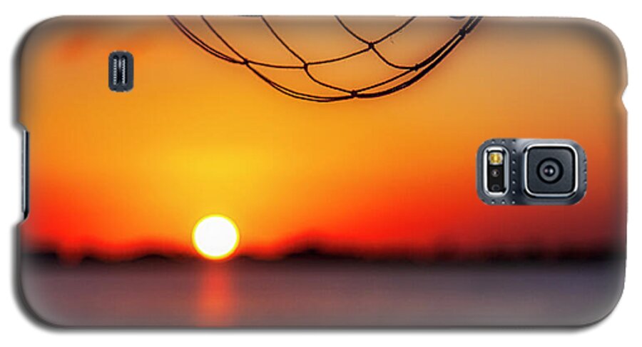 Sunset Galaxy S5 Case featuring the photograph Cancun sunset on the lake by Tatiana Travelways