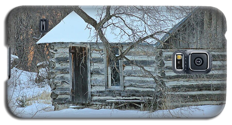 Cabin Galaxy S5 Case featuring the photograph Cozy Hideaway by Penny Meyers