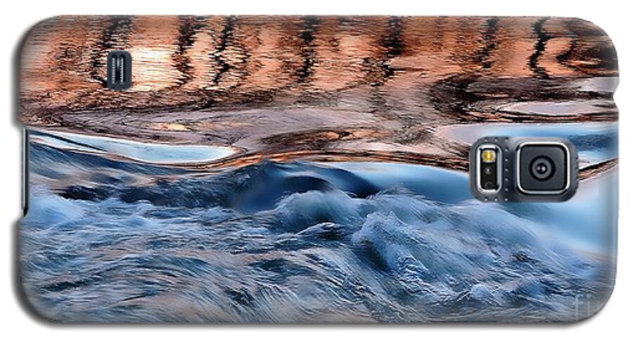 Waves Galaxy S5 Case featuring the photograph Dancing In The Mirror by Tami Quigley