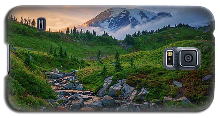 Mount Rainier Galaxy S5 Case featuring the photograph Edith Creek Sunset by Dan Mihai