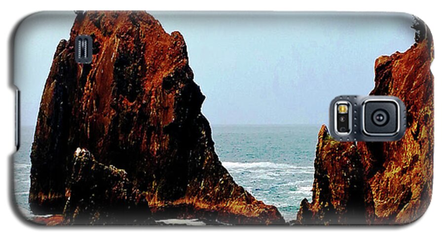  Galaxy S5 Case featuring the photograph Magical Thunder Rock Cove by Melinda Firestone-White