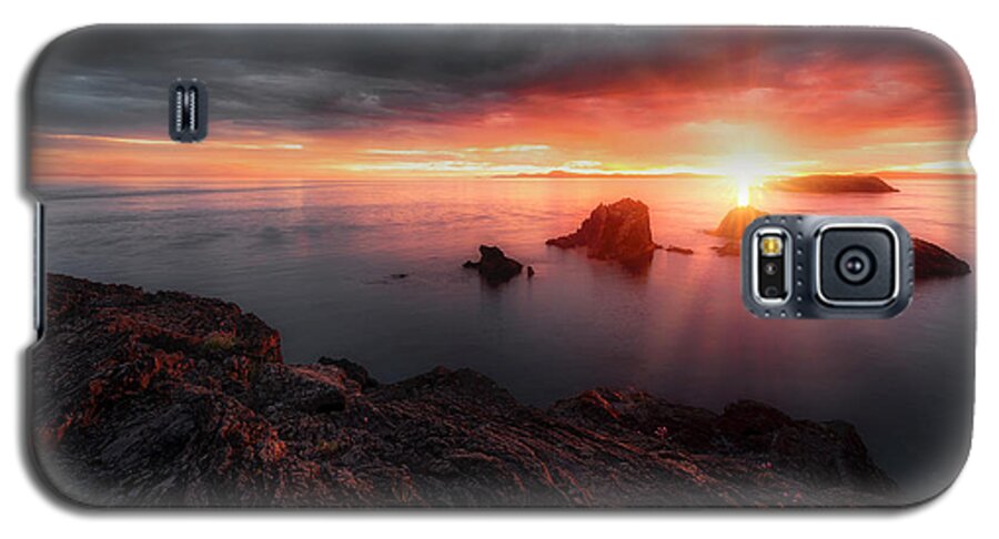 Deception Galaxy S5 Case featuring the photograph North Puget Sound Sunset by Ryan Manuel