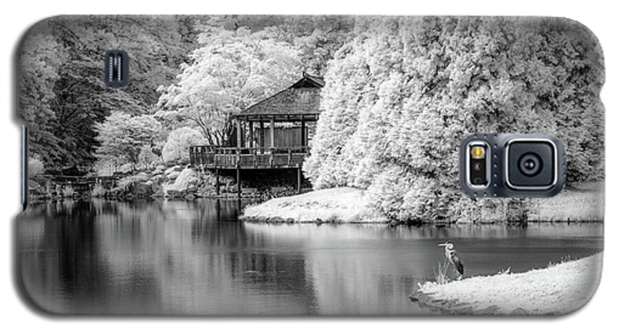 Brookside Gardens Galaxy S5 Case featuring the photograph Peaceful morning - IR by Izet Kapetanovic