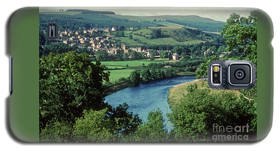 River Tweed Galaxy S5 Case featuring the photograph River Tweed and Melrose by Phil Banks