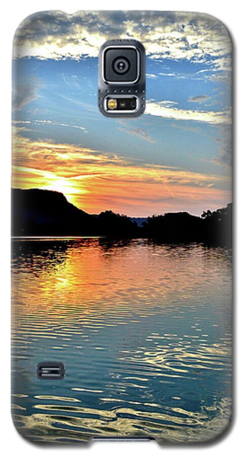 Sunset Galaxy S5 Case featuring the photograph Sunset on the River by Susie Loechler