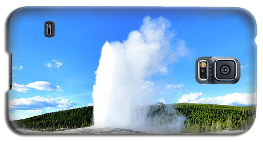 Geyser Galaxy S5 Case featuring the photograph The Old Faithful Geyser by Amazing Action Photo Video