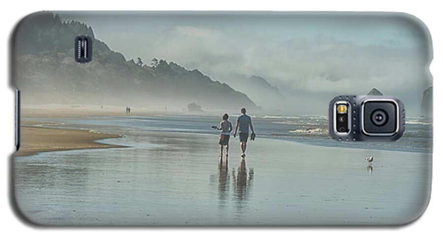 Cannon Beach Galaxy S5 Case featuring the photograph Walking Cannon Beach by CR Courson